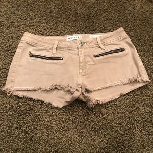 Women’s Shorts Junior SZ 5 Bullhead Denim Co frayed bottoms,front&back pockets